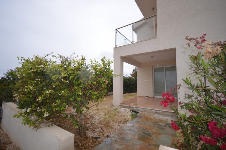 2 Bedroom House for Sale in Peyia, Paphos District