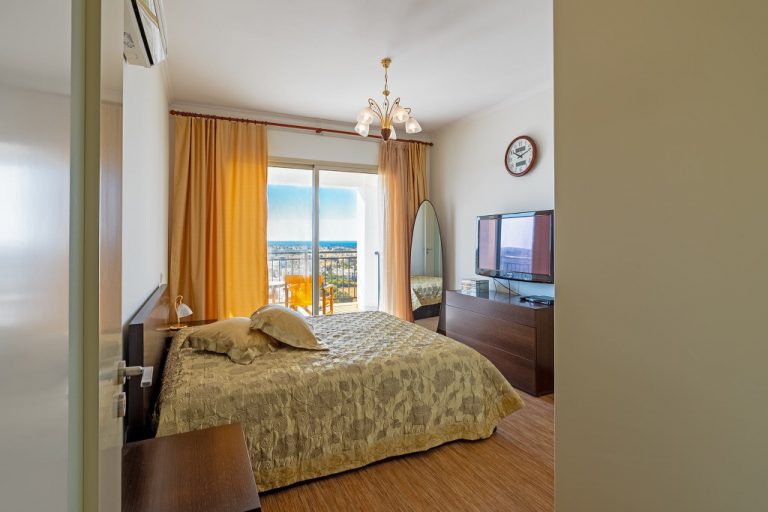 2 Bedroom Villa for Sale in Chlorakas, Paphos District