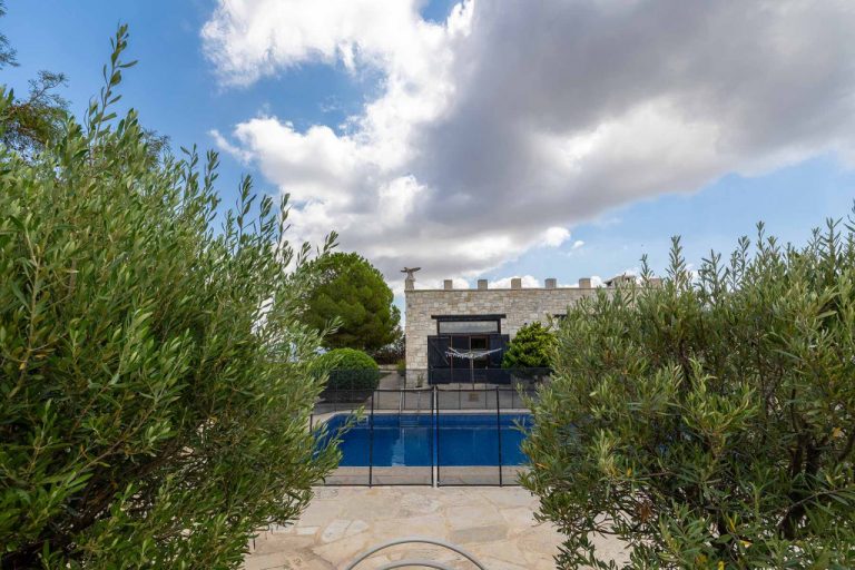 5 Bedroom House for Sale in Pano Akourdaleia, Paphos District