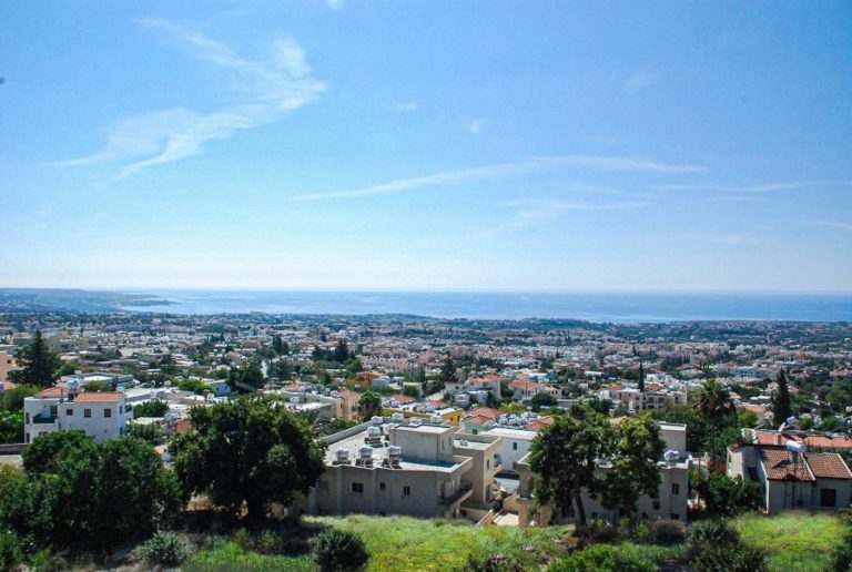 5 Bedroom House for Sale in Peyia, Paphos District