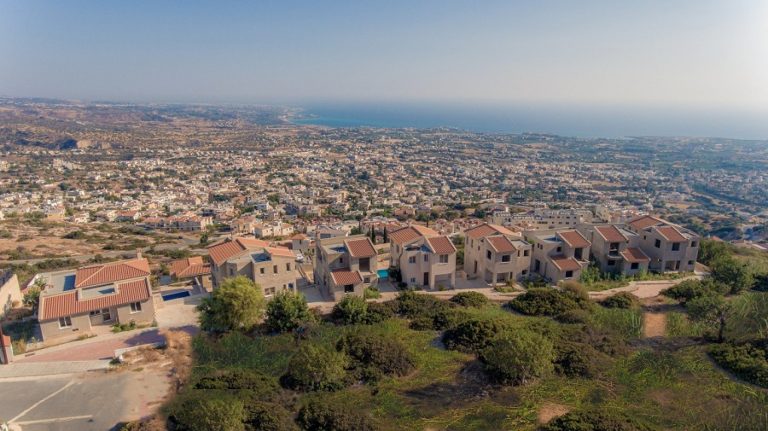 5 Bedroom House for Sale in Peyia, Paphos District