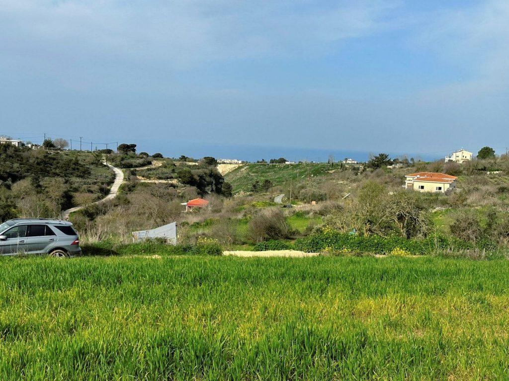 3,345m² Plot for Sale in Kathikas, Paphos District