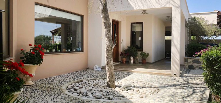 5 Bedroom House for Sale in Pano Deftera, Nicosia District
