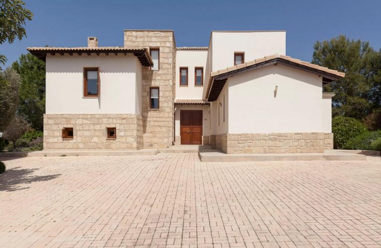 5 Bedroom House for Sale in Aphrodite Hills, Paphos District