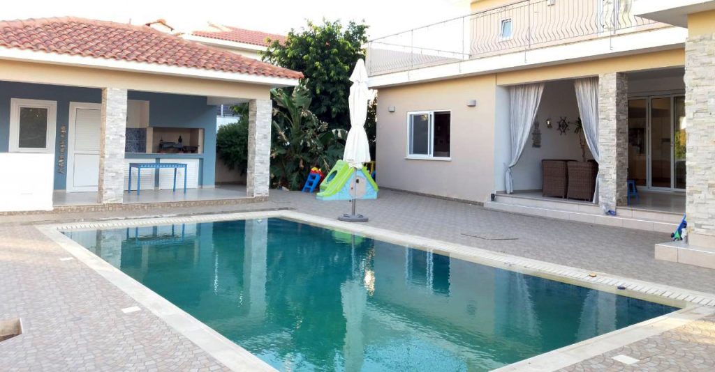 4 Bedroom House for Sale in Strovolos, Nicosia District