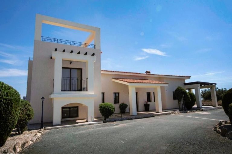 6+ Bedroom House for Sale in Kathikas, Paphos District