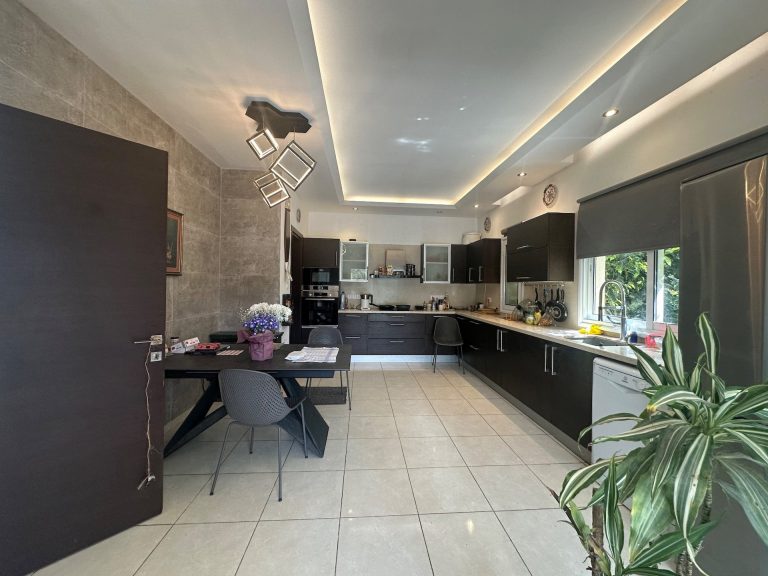 4 Bedroom House for Sale in Agios Tychonas, Limassol District