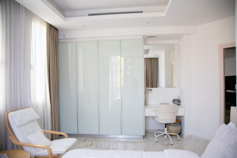 5 Bedroom House for Sale in Agios Tychonas, Limassol District