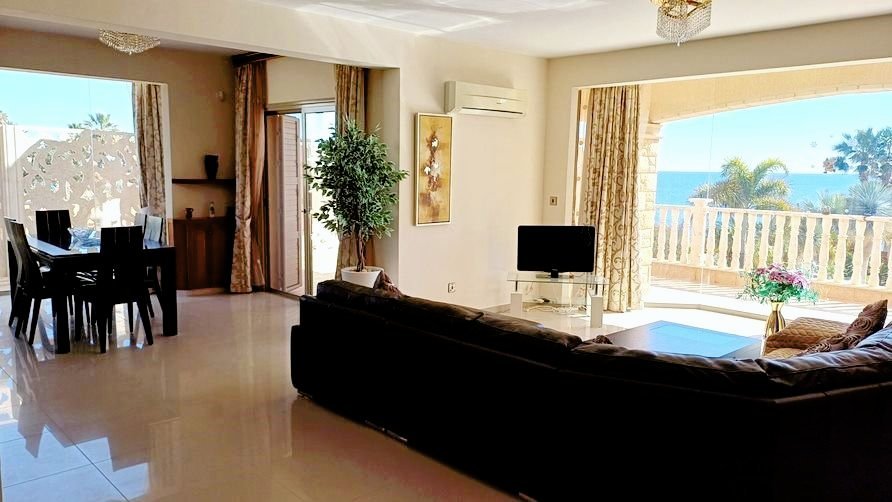 5 Bedroom House for Rent in Sea Caves, Paphos District