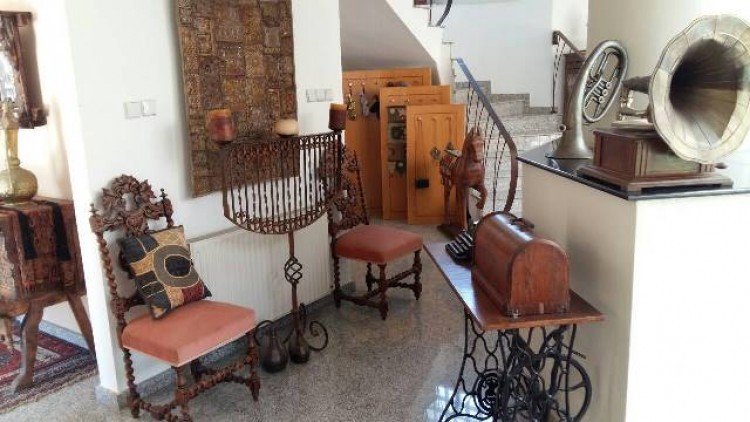 5 Bedroom House for Rent in Agios Sylas, Limassol District