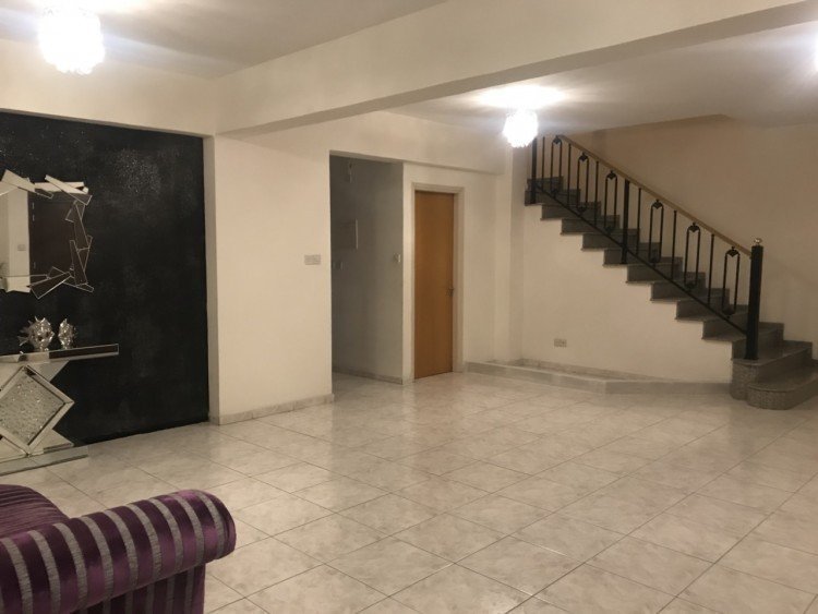 180m² Office for Rent in Limassol – Zakaki
