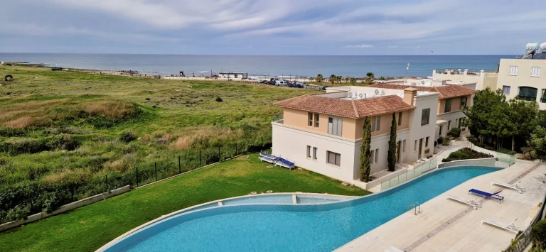 3 Bedroom Apartment for Sale in Tombs Of the Kings, Paphos District