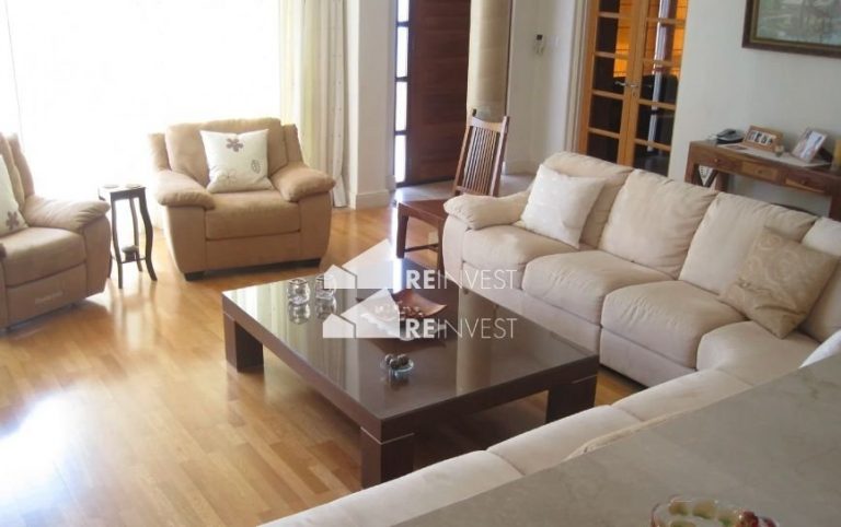 5 Bedroom House for Sale in Geroskipou, Paphos District