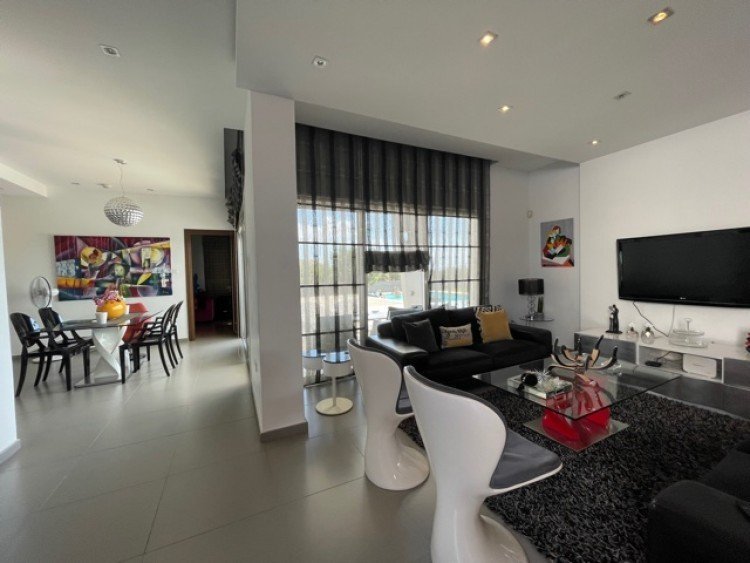 4 Bedroom House for Rent in Ypsonas, Limassol District