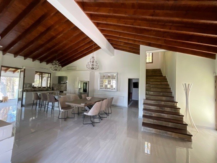 5 Bedroom House for Rent in Moniatis, Limassol District