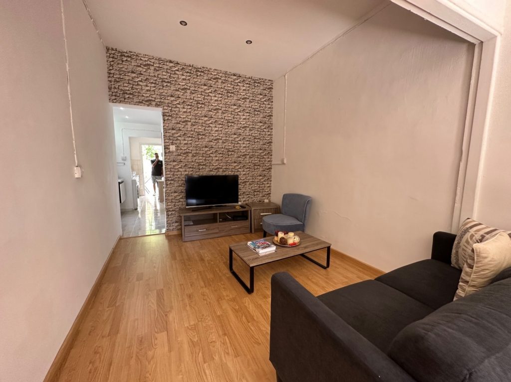 100m² Office for Rent in Limassol District