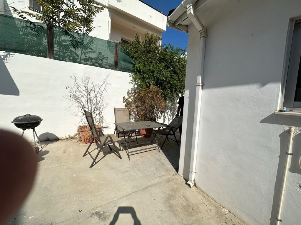 100m² Office for Rent in Limassol District