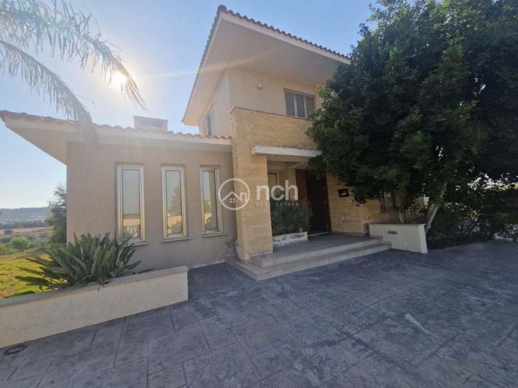 4 Bedroom House for Sale in Pano Deftera, Nicosia District