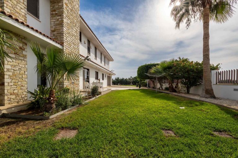 6+ Bedroom House for Sale in Dromolaxia, Larnaca District
