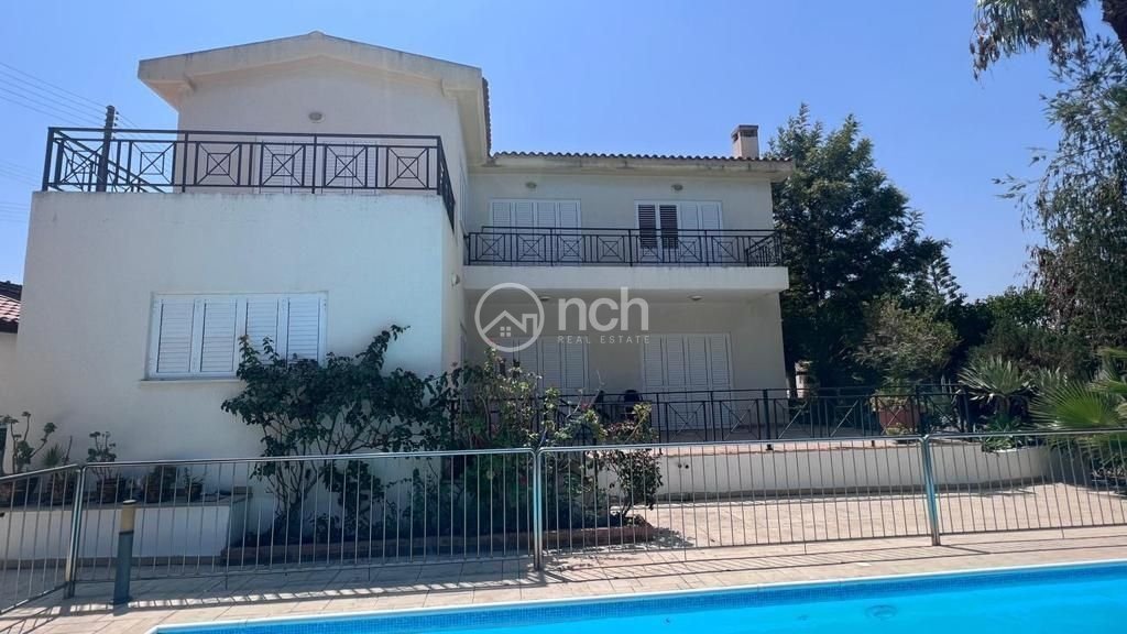 4 Bedroom Villa for Sale in Parekklisia, Limassol District