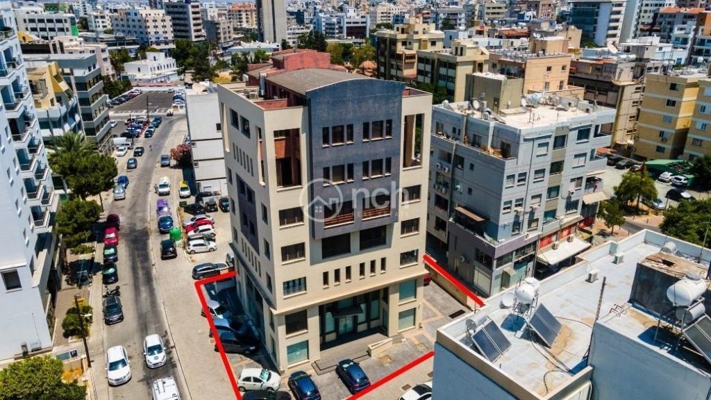 1060m² Building for Sale in Nicosia – Trypiotis