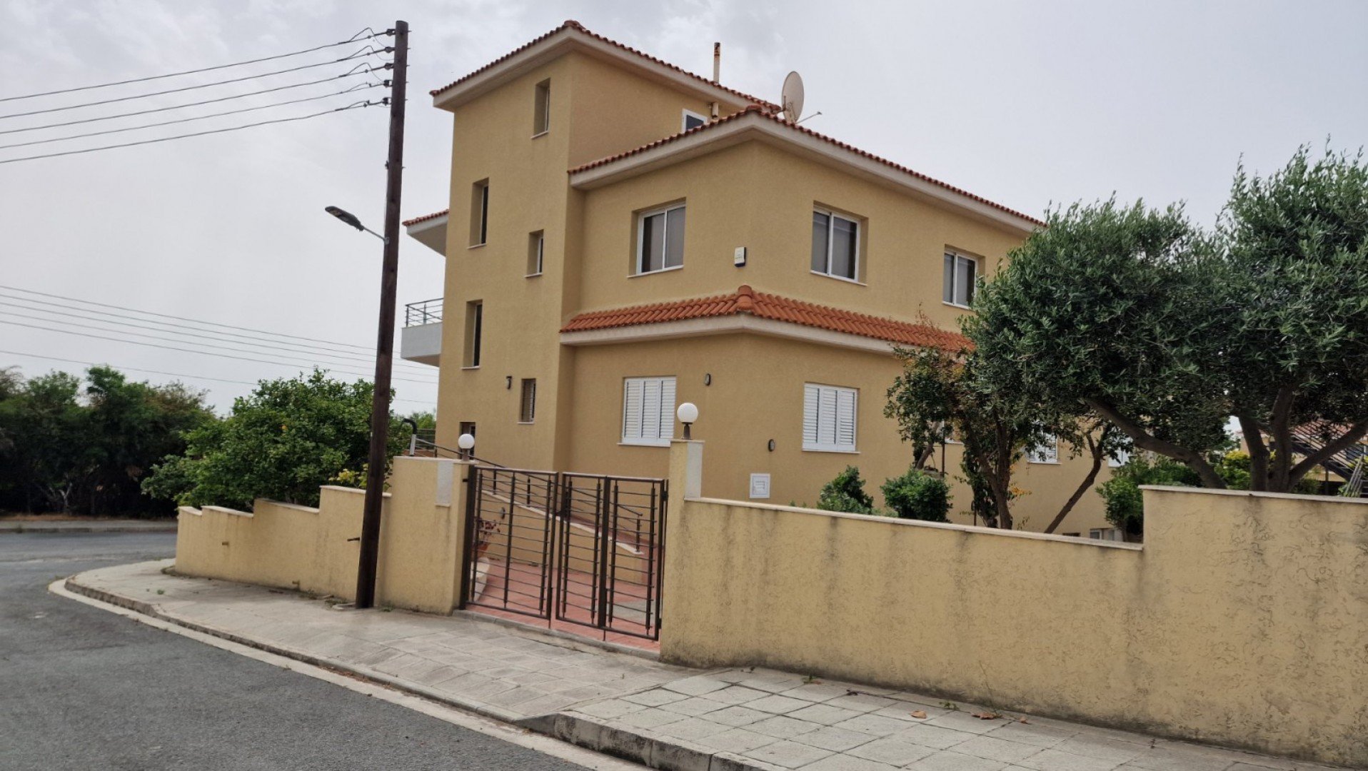 6+ Bedroom House for Rent in Kolossi, Limassol District