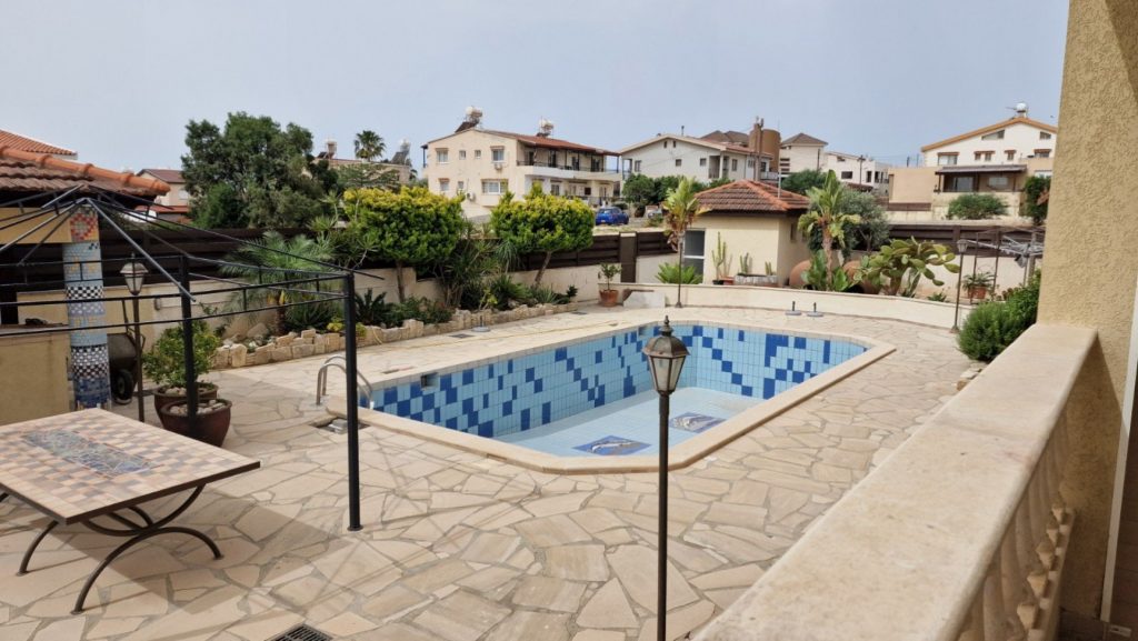6+ Bedroom House for Rent in Kolossi, Limassol District