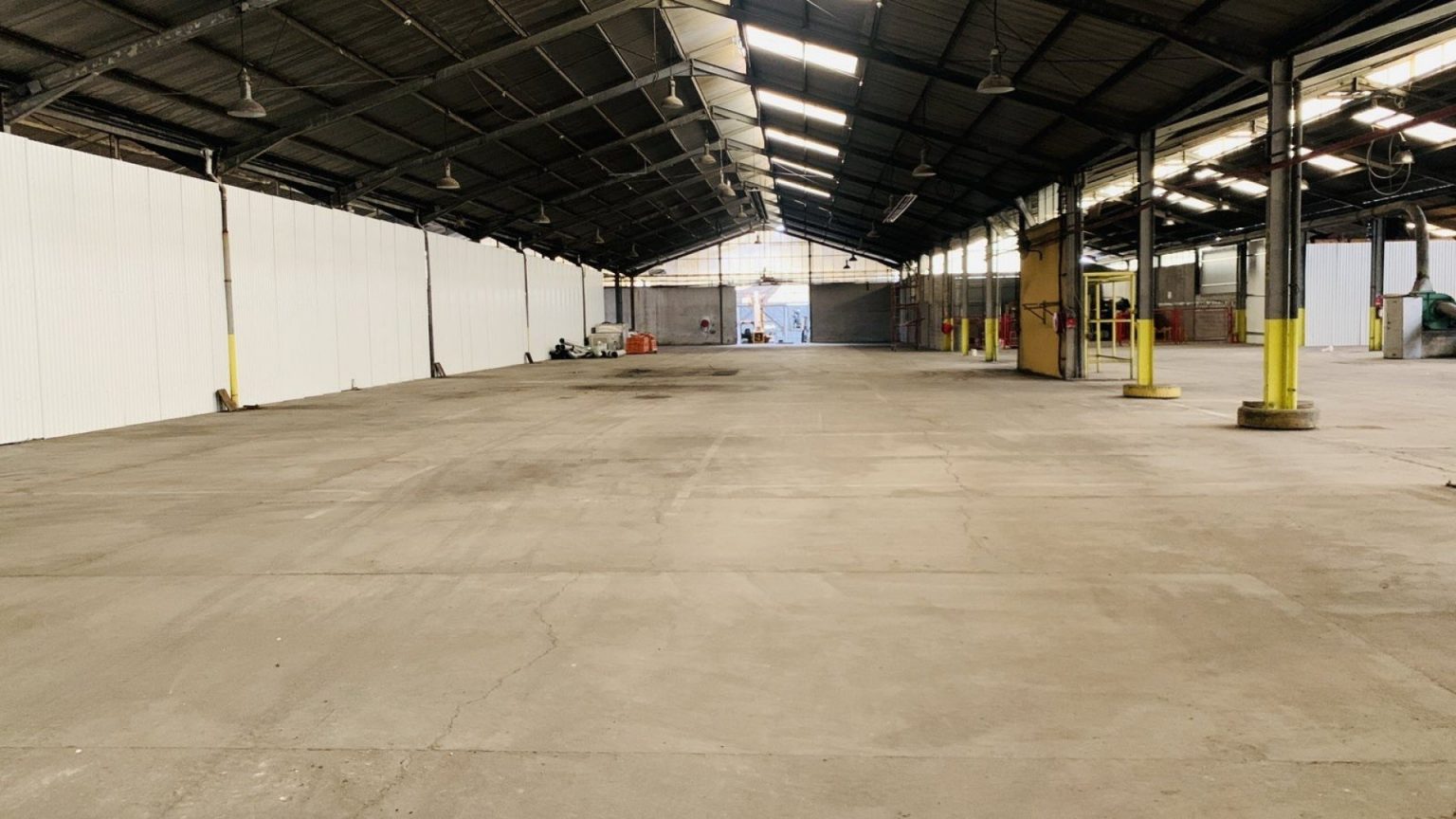 1000m² Warehouse for Rent in Paphos District