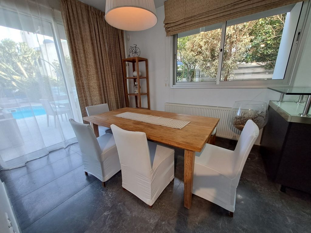 4 Bedroom House for Sale in Pyrgos Lemesou Tourist Area, Limassol District