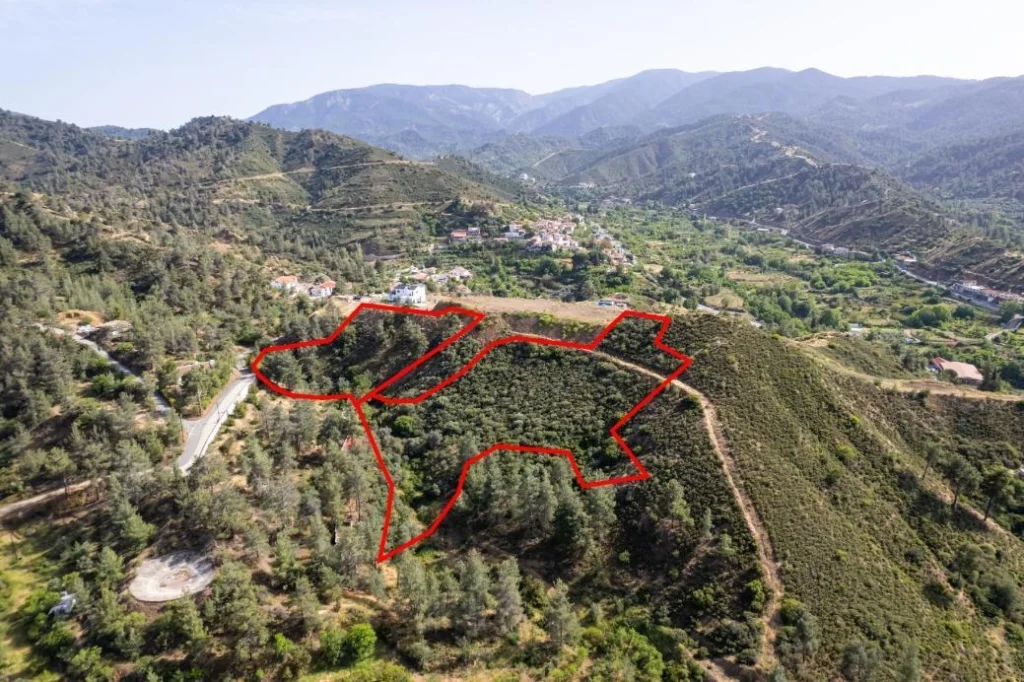 11,372m² Plot for Sale in Troodos, Nicosia District