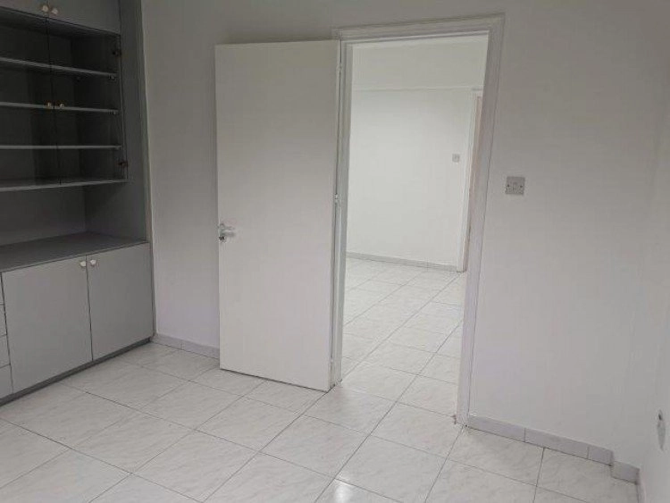 90m² Office for Rent in Limassol – Agia Zoni