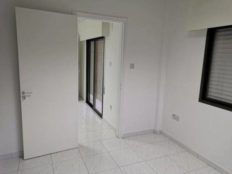 90m² Office for Rent in Limassol – Agia Zoni