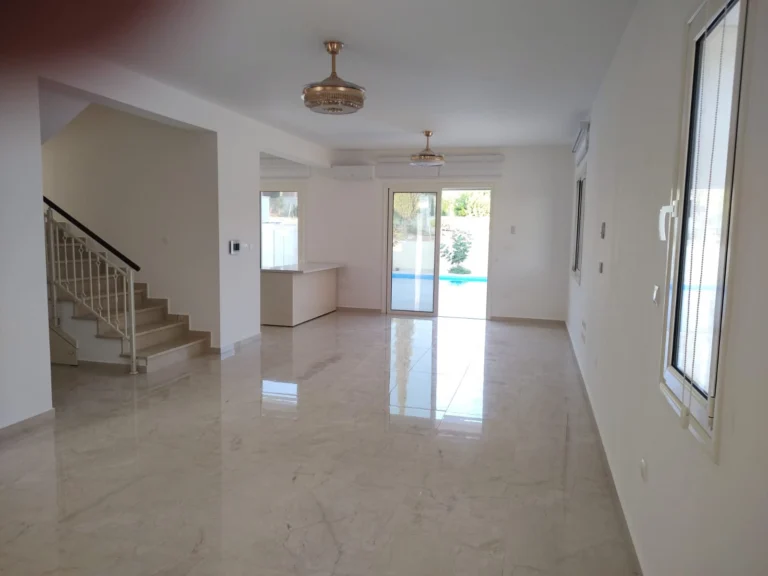 5 Bedroom House for Rent in Palodeia, Limassol District