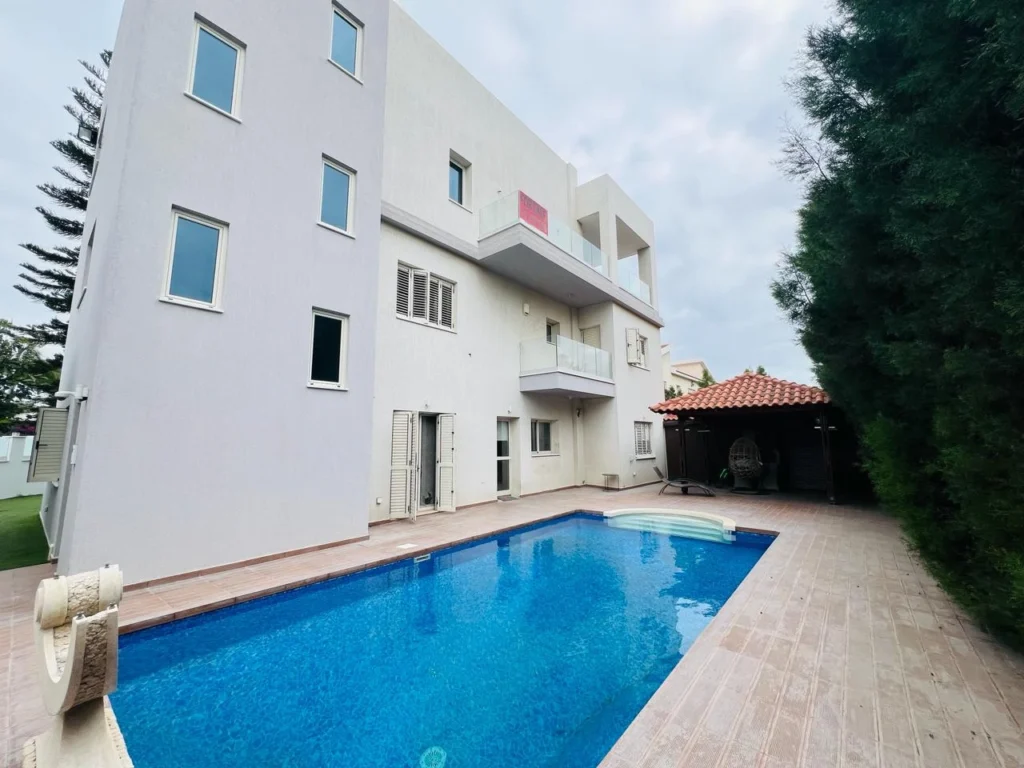 6+ Bedroom House for Sale in Limassol District