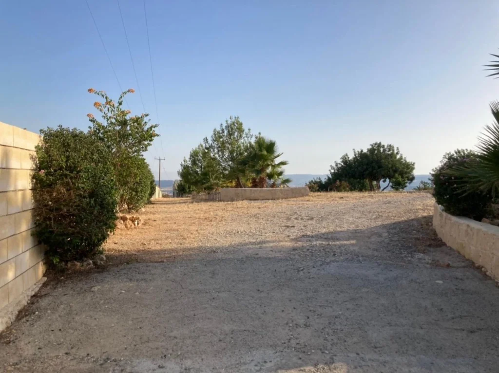 7,358m² Plot for Sale in Prastio Avdimou, Limassol District