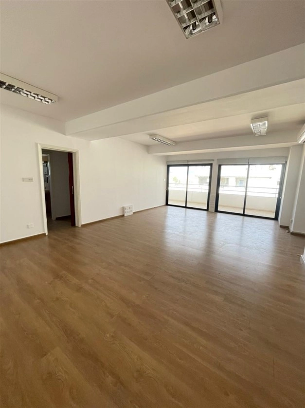 3253m² Building for Sale in Limassol