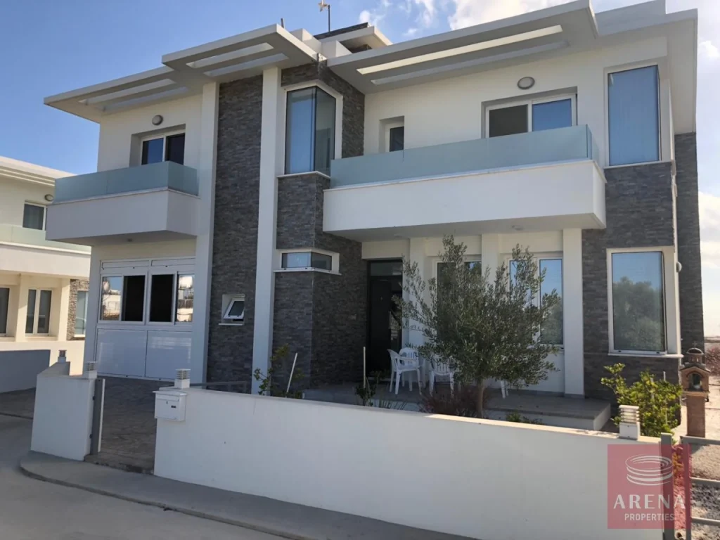 4 Bedroom Villa for Sale in Paralimni, Famagusta District