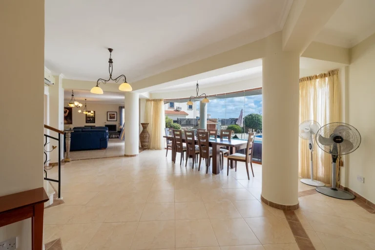 4 Bedroom House for Sale in Peyia, Paphos District