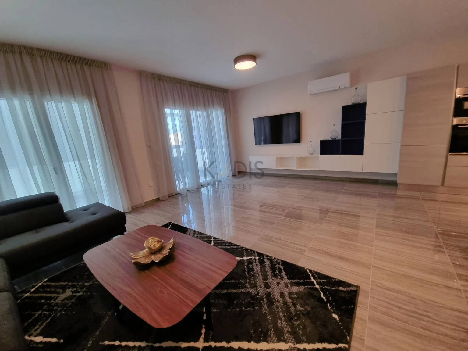 4 Bedroom Apartment for Rent in Agios Tychonas, Limassol District