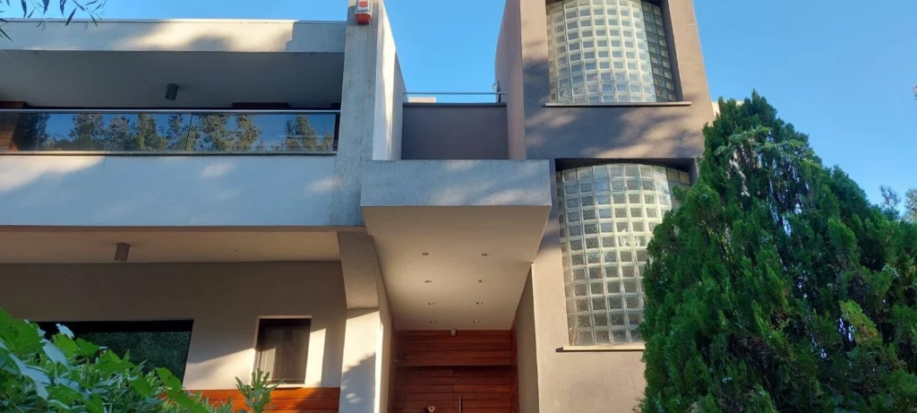 5 Bedroom House for Sale in Moniatis, Limassol District