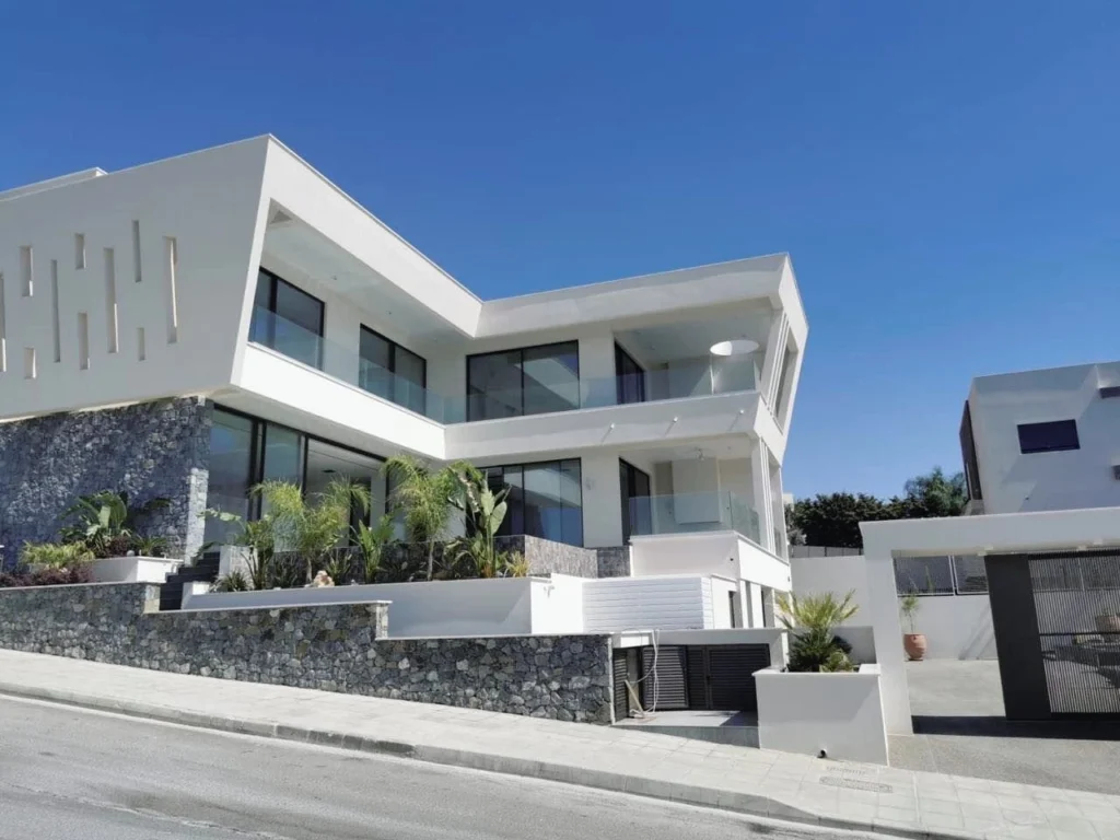 6+ Bedroom House for Sale in Limassol District