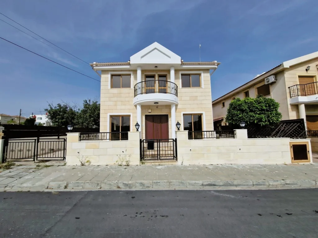 5 Bedroom House for Sale in Limassol – Ekali