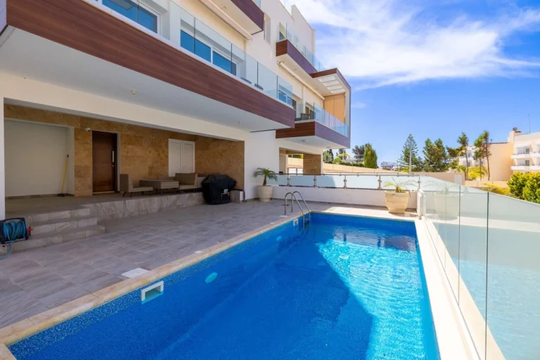 2 Bedroom House for Sale in Kissonerga, Paphos District