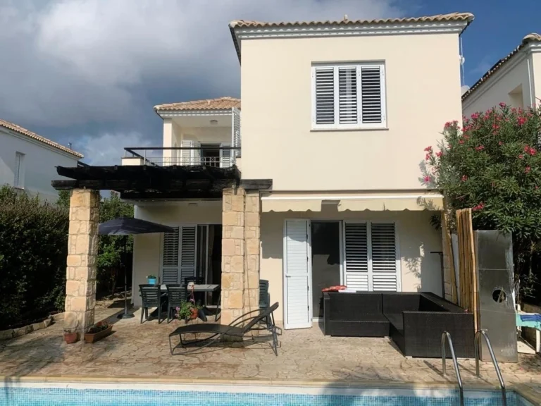 3 Bedroom House for Sale in Peyia, Paphos District