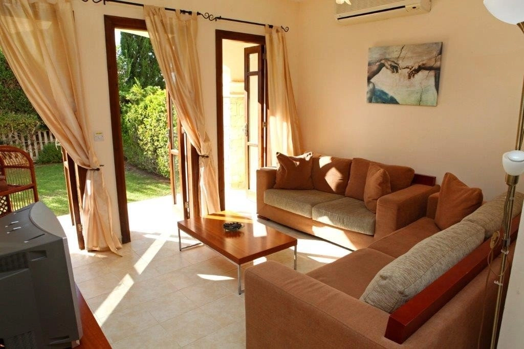 2 Bedroom House for Sale in Aphrodite Hills Kouklia, Paphos District