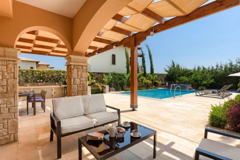 2 Bedroom House for Sale in Aphrodite Hills Kouklia, Paphos District