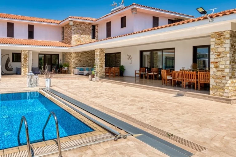 5 Bedroom House for Sale in Dromolaxia, Larnaca District