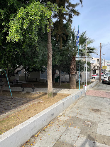 CHRISTAKI KOMBOU SQUARE