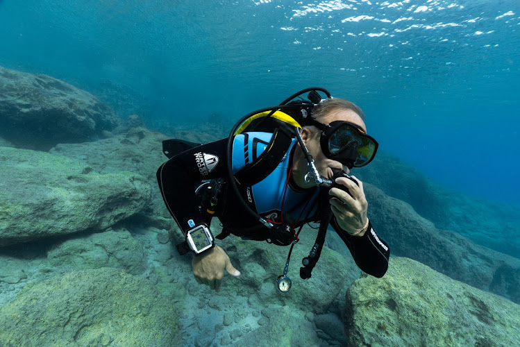 dive the Rock