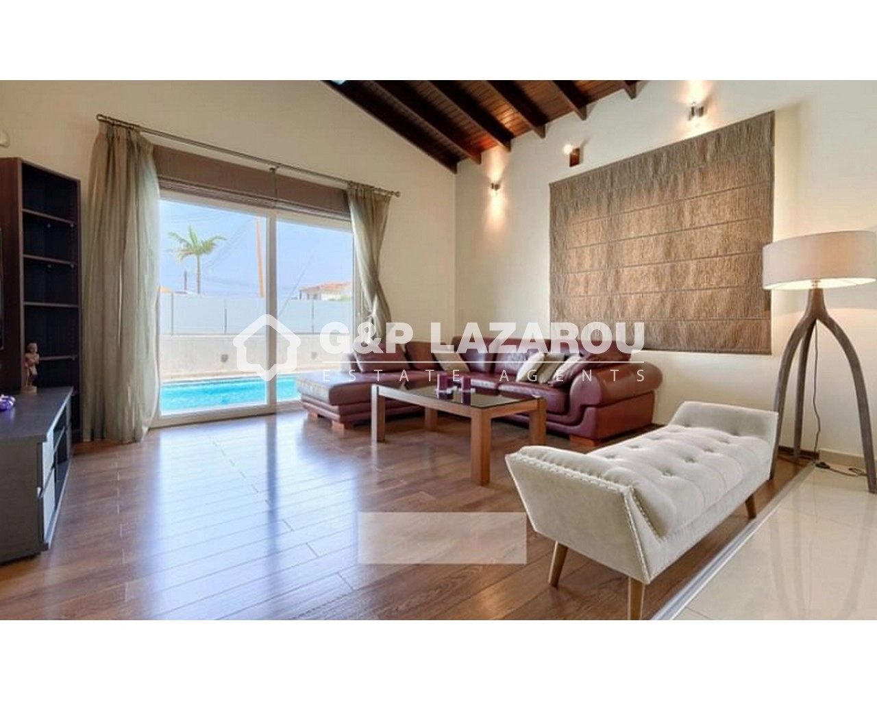 6+ Bedroom House for Sale in Paphos – Universal